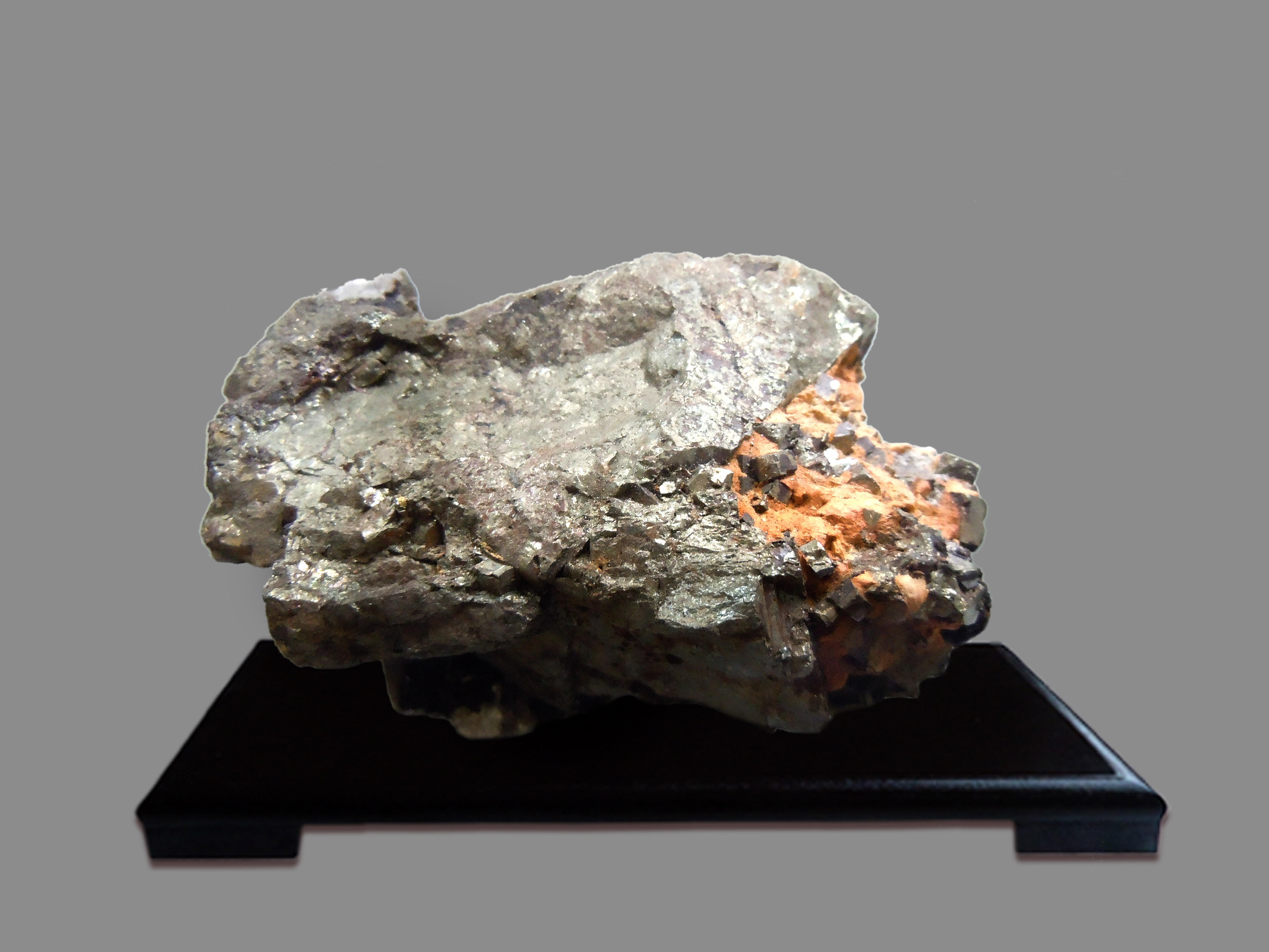 黄铁矿立方晶体